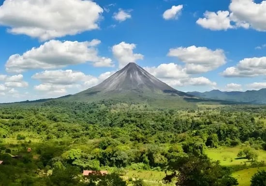 arenal-volcano-costa-rica-700x490