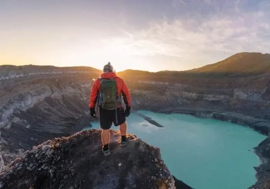 poas-volcano-national-park-mountaineer-sunrise-700x490